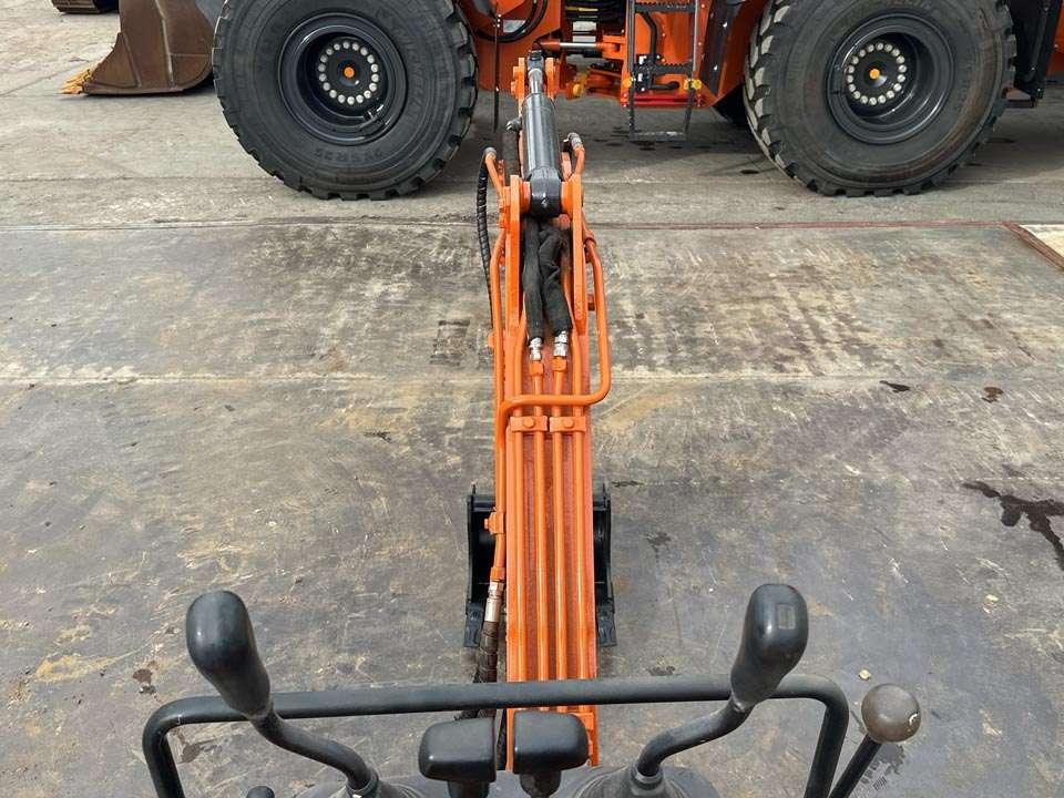 Hitachi ZX10U-2 Foto 15