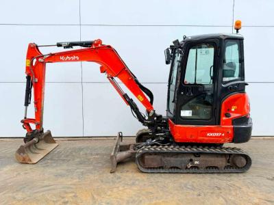 Kubota KX037-4 - Hammer Lines / Quick Coupler vendida por Boss Machinery