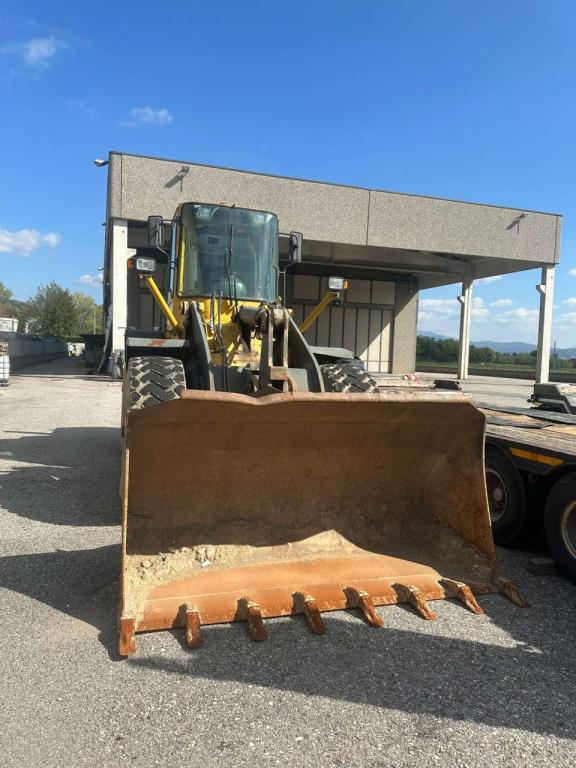 Komatsu WA270 Foto 2