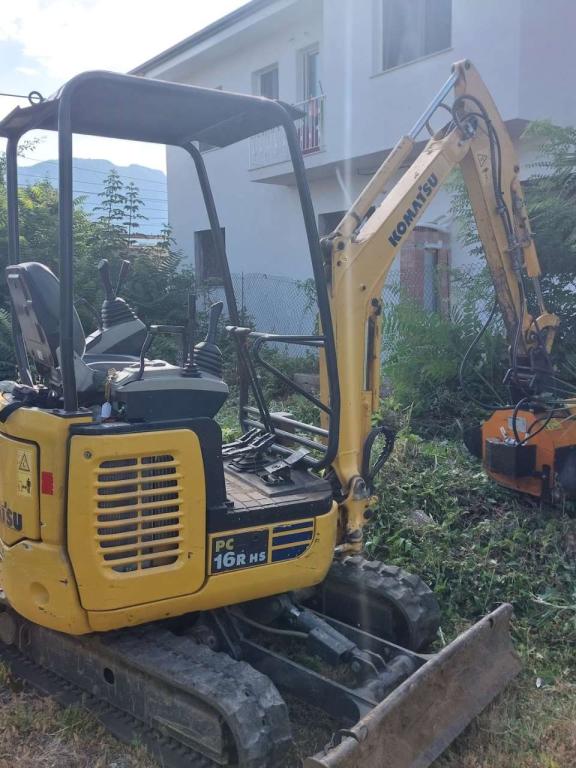 Komatsu PC16 R HS Foto 1