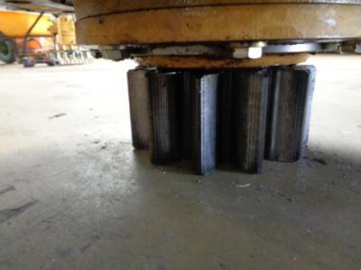Reductor de giro para Caterpillar 322 B vendida por PRV Ricambi Srl