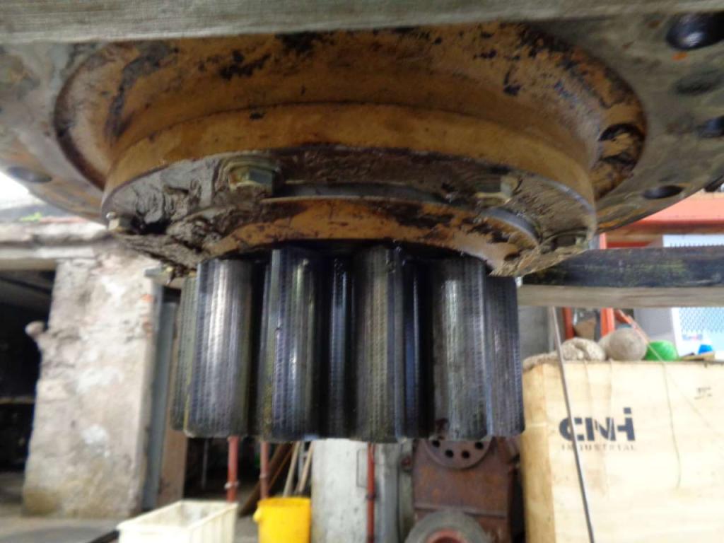 Reductor de giro para Caterpillar 322 B Foto 4