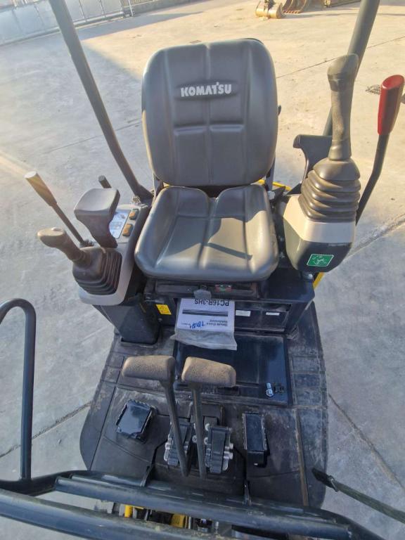 Komatsu PC16R-3HS Foto 12
