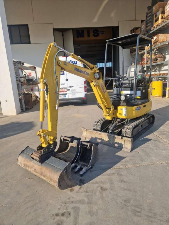Komatsu PC16R-3HS Foto 3