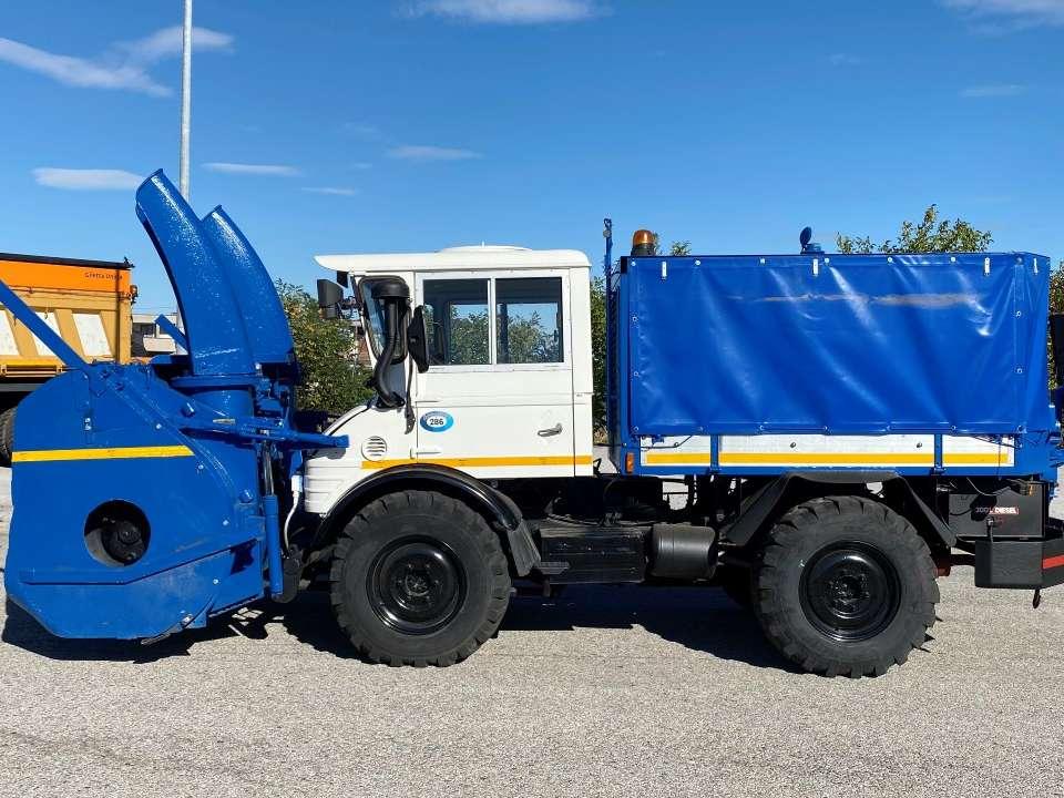 Mercedes-Benz UNIMOG Foto 2