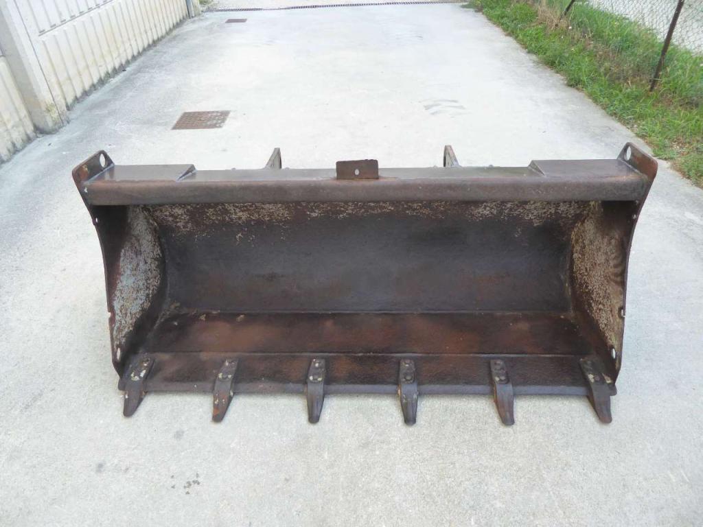 Komatsu BA Foto 1