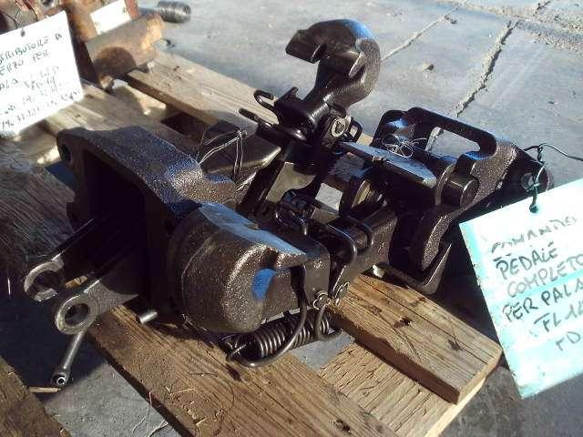 Mando de pedal para Fiat Allis FL14D - FD14 Foto 3
