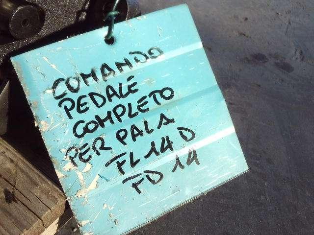 Mando de pedal para Fiat Allis FL14D - FD14 Foto 4