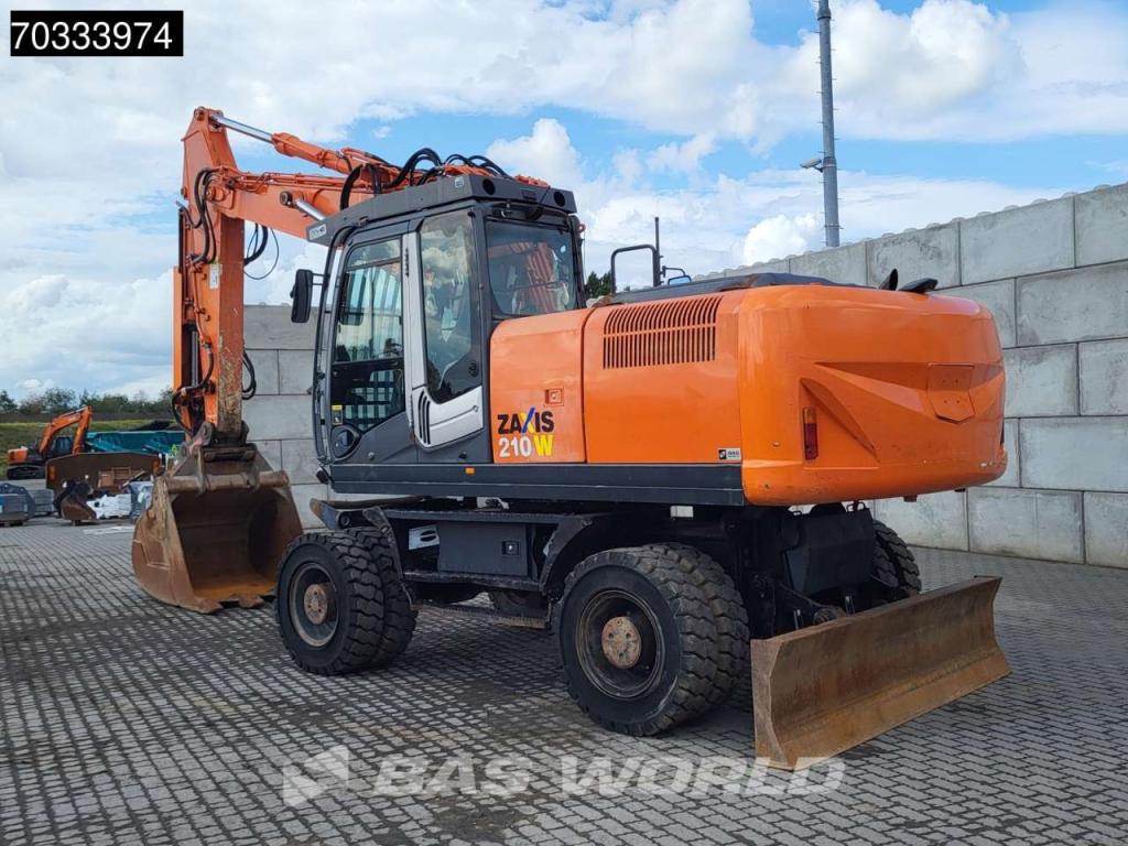 Hitachi ZX210W -3 Foto 2
