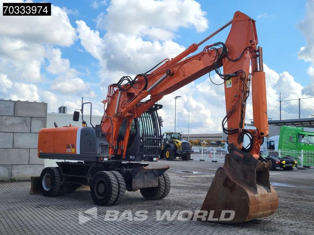 Hitachi ZX210W -3 Foto 6