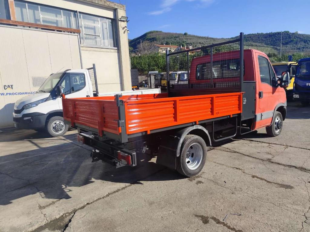Iveco DAILY 35C13 Foto 18
