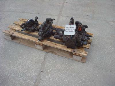 Distribuidor hidraulico para Hitachi ZW220 vendida por OLM 90 Srl