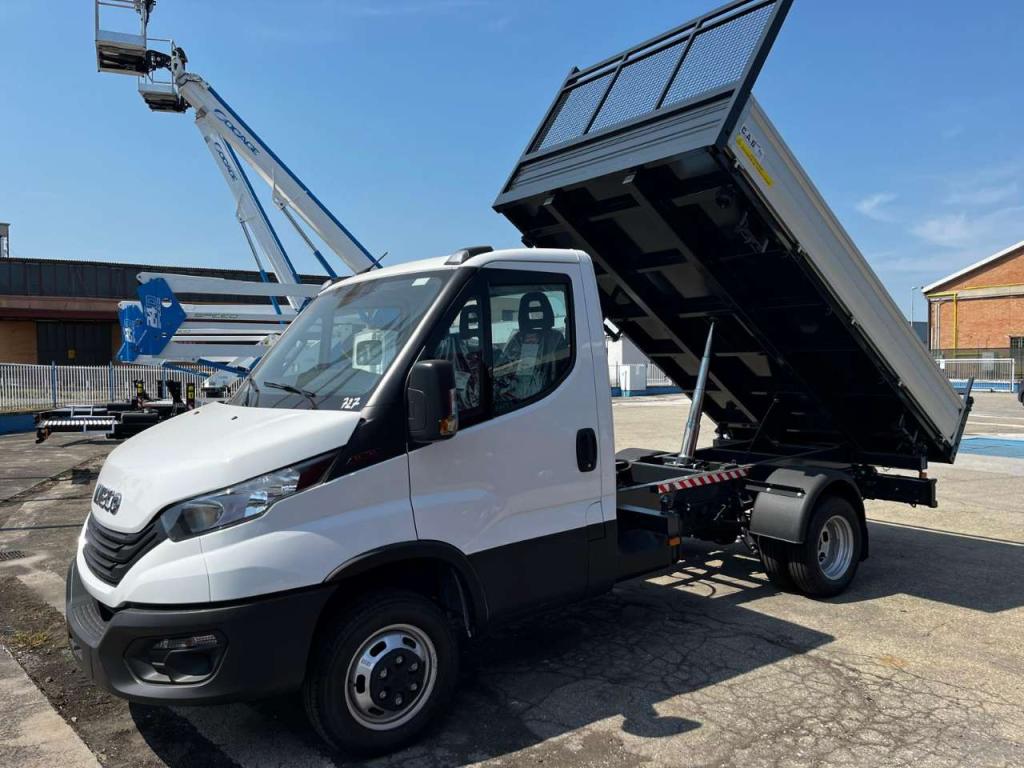 Iveco Daily 35-160 concassone ribaltabile trilaterale Foto 2