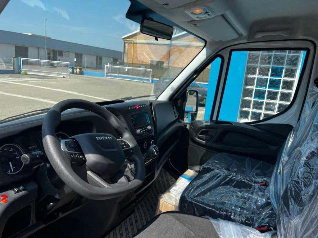 Iveco Daily 35-160 concassone ribaltabile trilaterale Foto 8