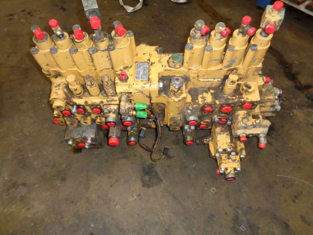 Distribuidor hidraulico para Caterpillar 322 B Foto 2