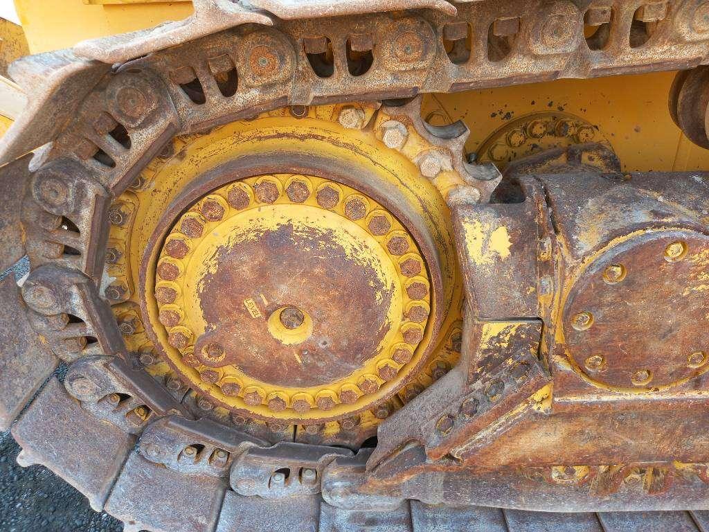 Komatsu D155A-6R (4pcs available for sale in Abu Dhabi) Foto 24