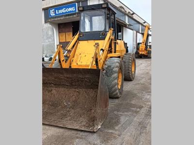 JCB 410E vendida por Euro Tractors Sud Srl
