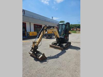 Yanmar VIO25-4 vendida por Omeco Spa