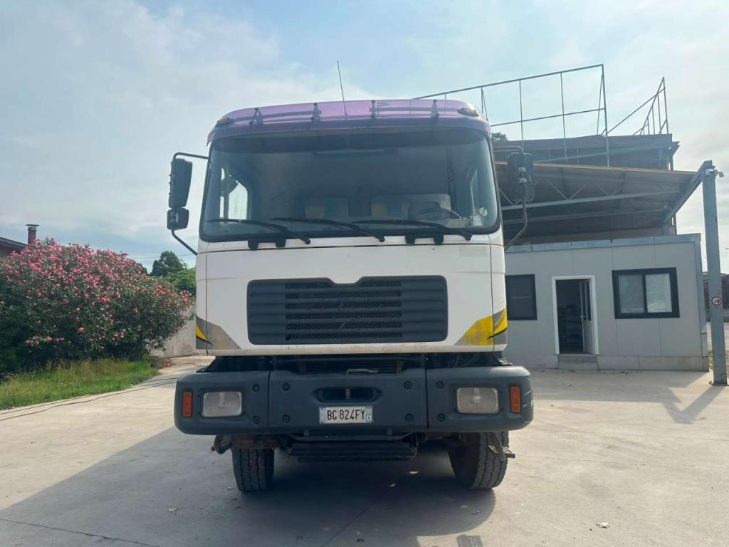Man 41 464 Foto 18