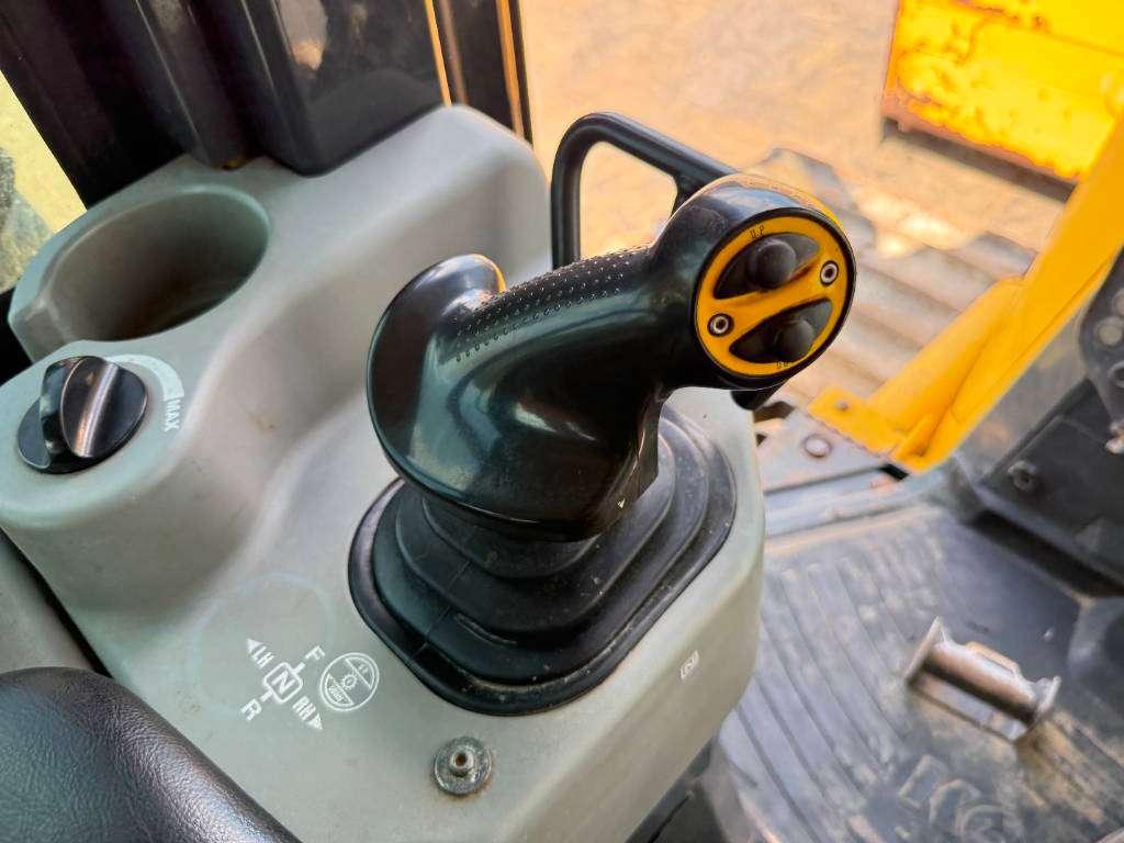 Komatsu D61PX-24 - Ripper Valve / Camera Foto 10