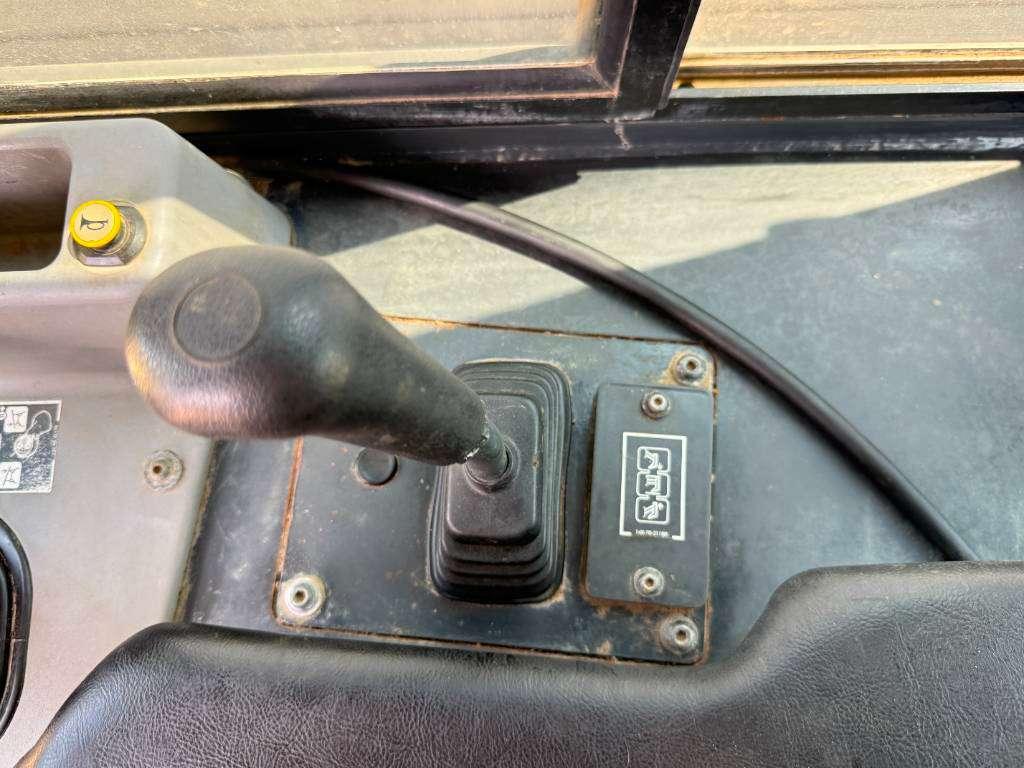 Komatsu D61PX-24 - Ripper Valve / Camera Foto 13