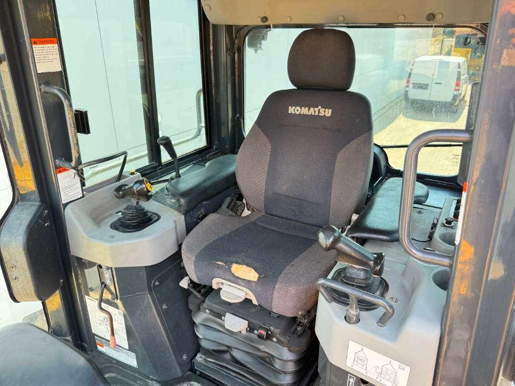 Komatsu D61PX-24 - Ripper Valve / Camera Foto 8