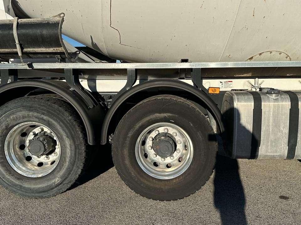 Renault C430 8x4 Foto 12
