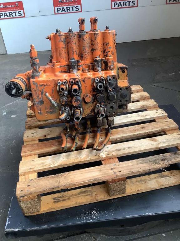 Distribuidor hidraulico para Fiat Hitachi EX 235 Foto 2