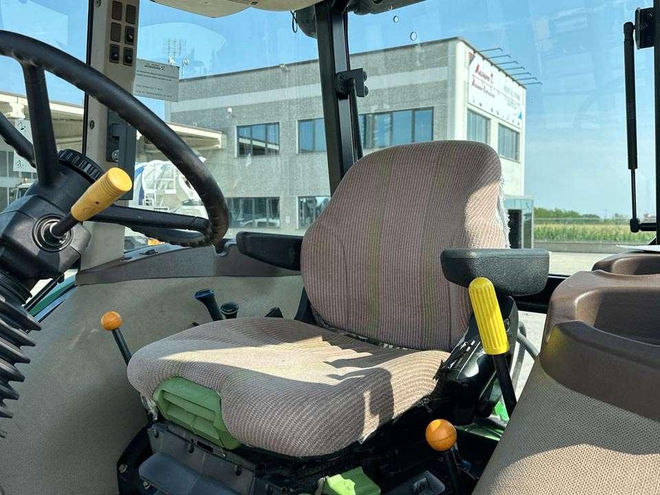 John Deere 6100D Foto 13