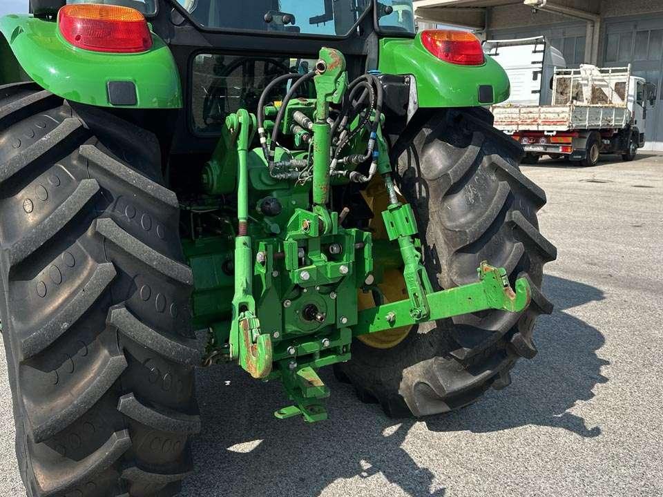 John Deere 6100D Foto 9