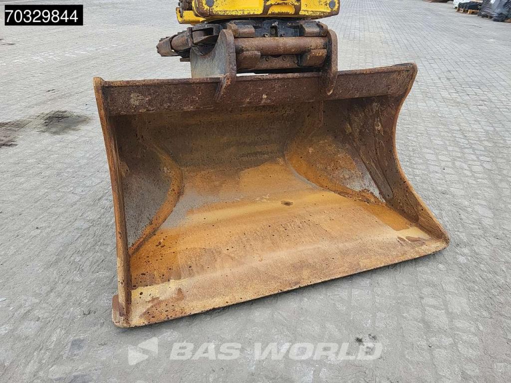 Komatsu HB215 LC -2 Foto 17