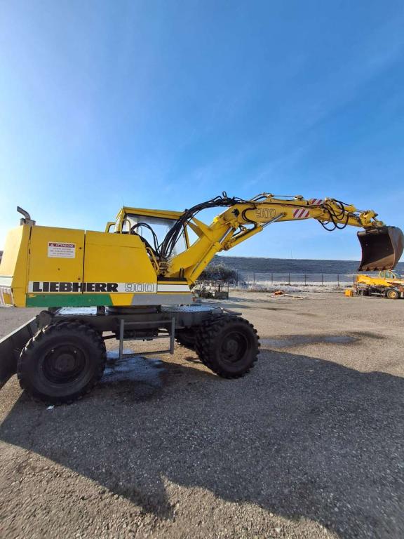 Liebherr A 900 C Foto 1