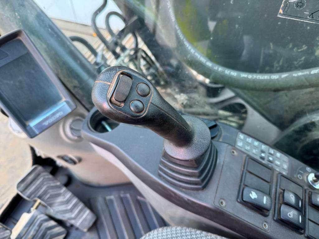 Volvo EC180DL - Triple Boom / Hammer Lines Foto 11