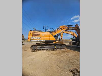 Case CX240E TRIPLICE vendida por Iveco Orecchia Spa