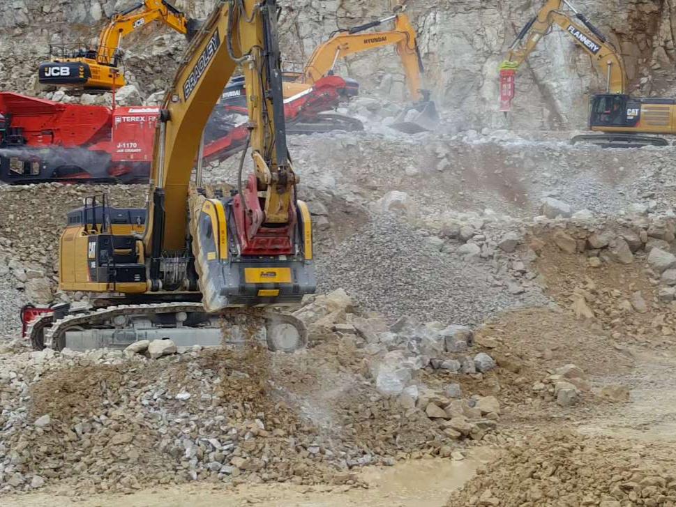 MB CRUSHER BF135.8 Foto 4