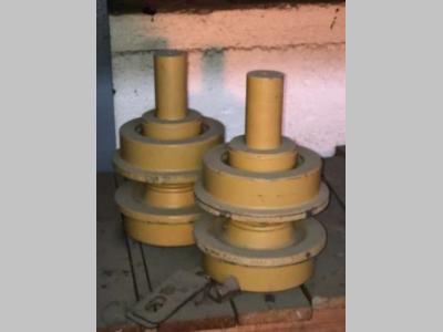Rodillos superiores para Caterpillar D6D vendida por Fratelli Zenzalari S.r.l.