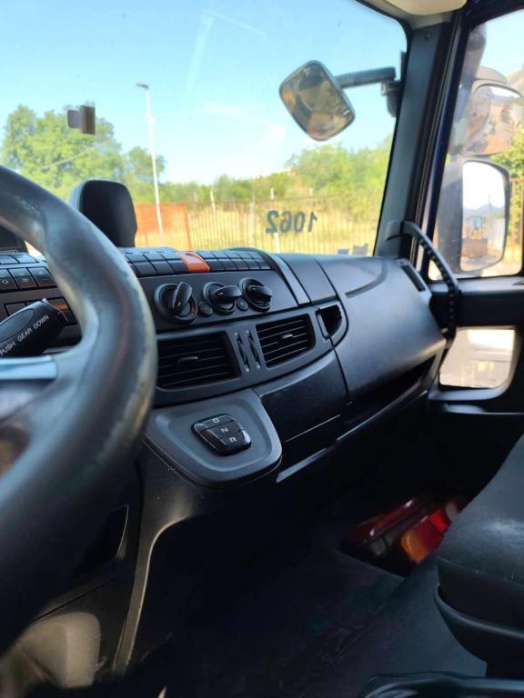 Iveco EUROCARGO CUBE 120-220 Foto 6