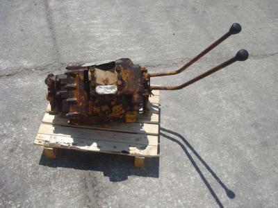 Distribuidor hidraulico para Fiat Allis FL10B vendida por OLM 90 Srl