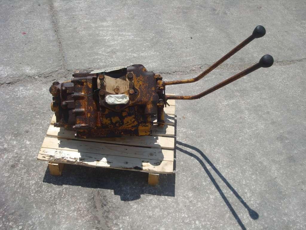 Distribuidor hidraulico para Fiat Allis FL10B Foto 1