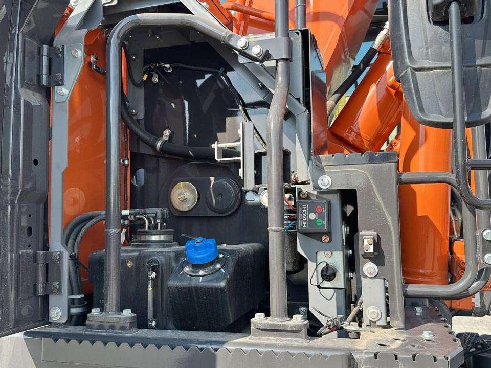 Hitachi ZX220W-7 Foto 14