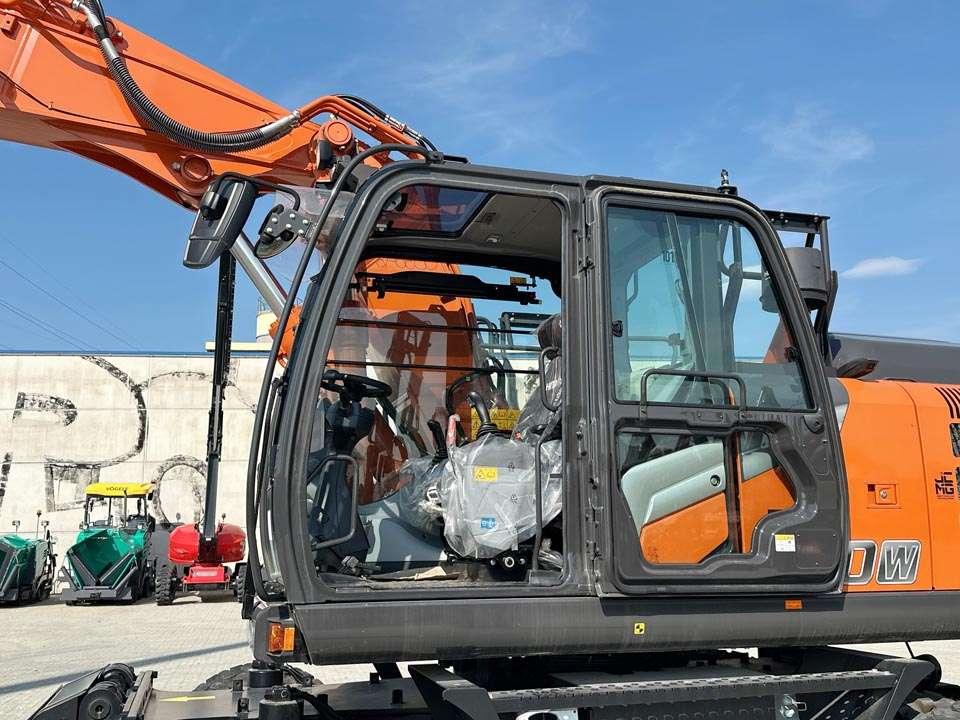 Hitachi ZX220W-7 Foto 18