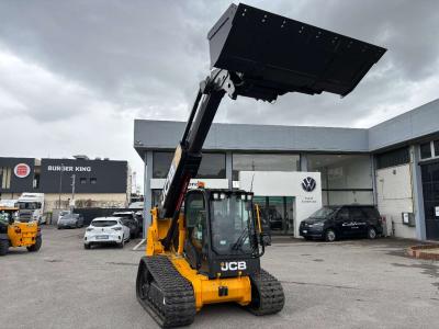 JCB Teleskid 3TS-8T vendida por Toscandia S.p.a.