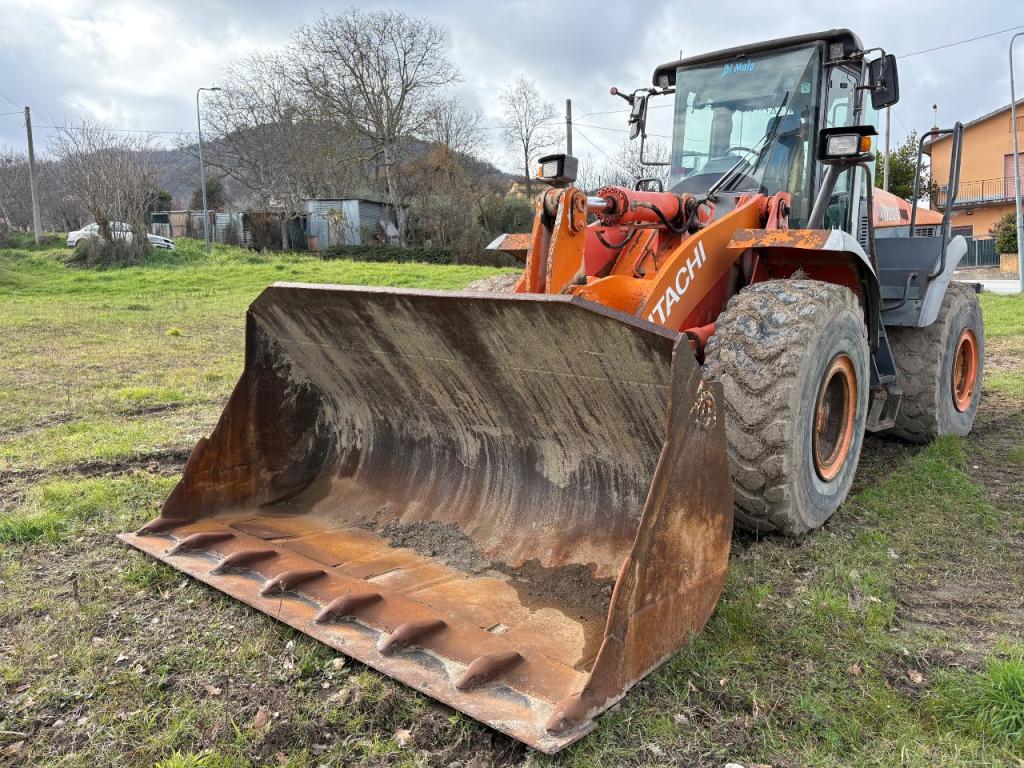 Hitachi ZW220 Foto 6