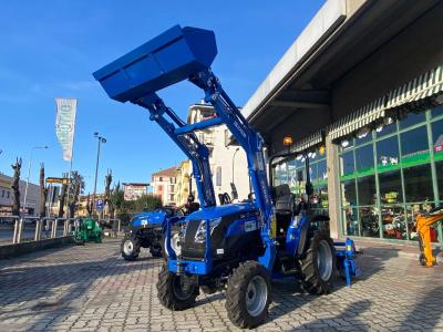 Solis S26 DT con CARICATORE ANTERIORE SFILABILE & BENNA MOTORE MITSUBISHI DOPPIA TRAZIONE 4WD vendida por Giordano Srl