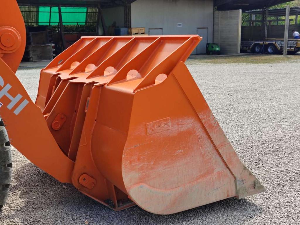 Hitachi ZW 180-6 Foto 20