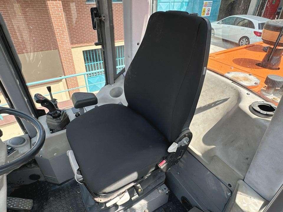 Hitachi LX210E Foto 14