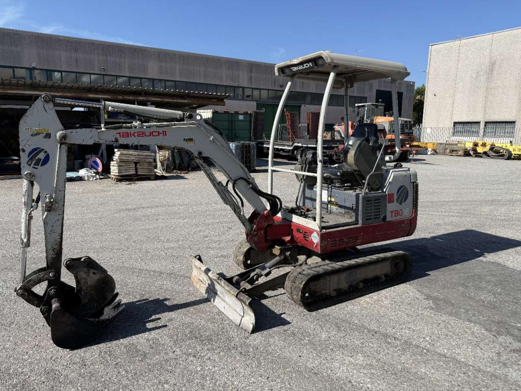 Takeuchi TB016S Foto 1