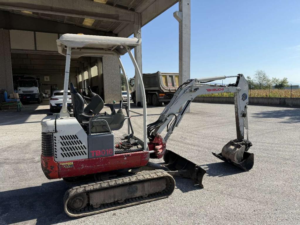 Takeuchi TB016S Foto 4