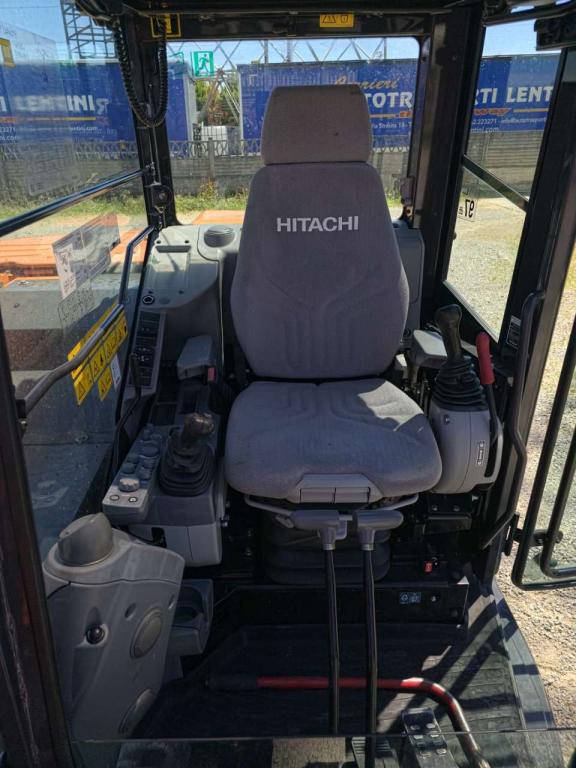 Hitachi Zaxis 85 USB-5, triplice Foto 2