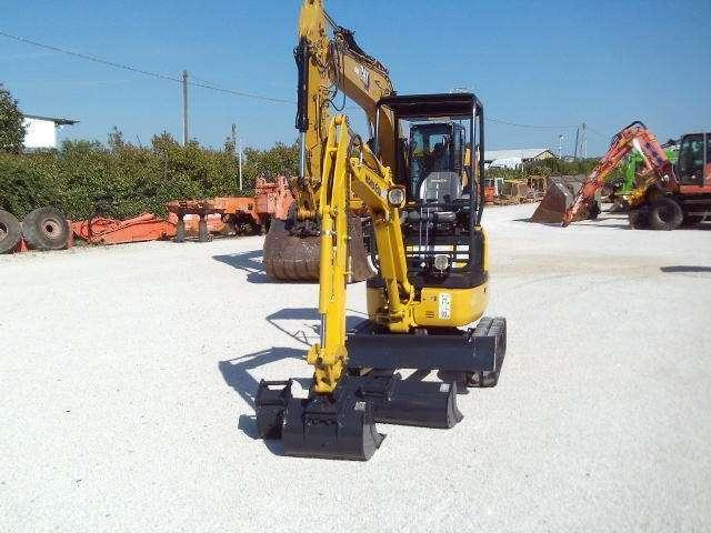 Komatsu PC16R-3HS Foto 5